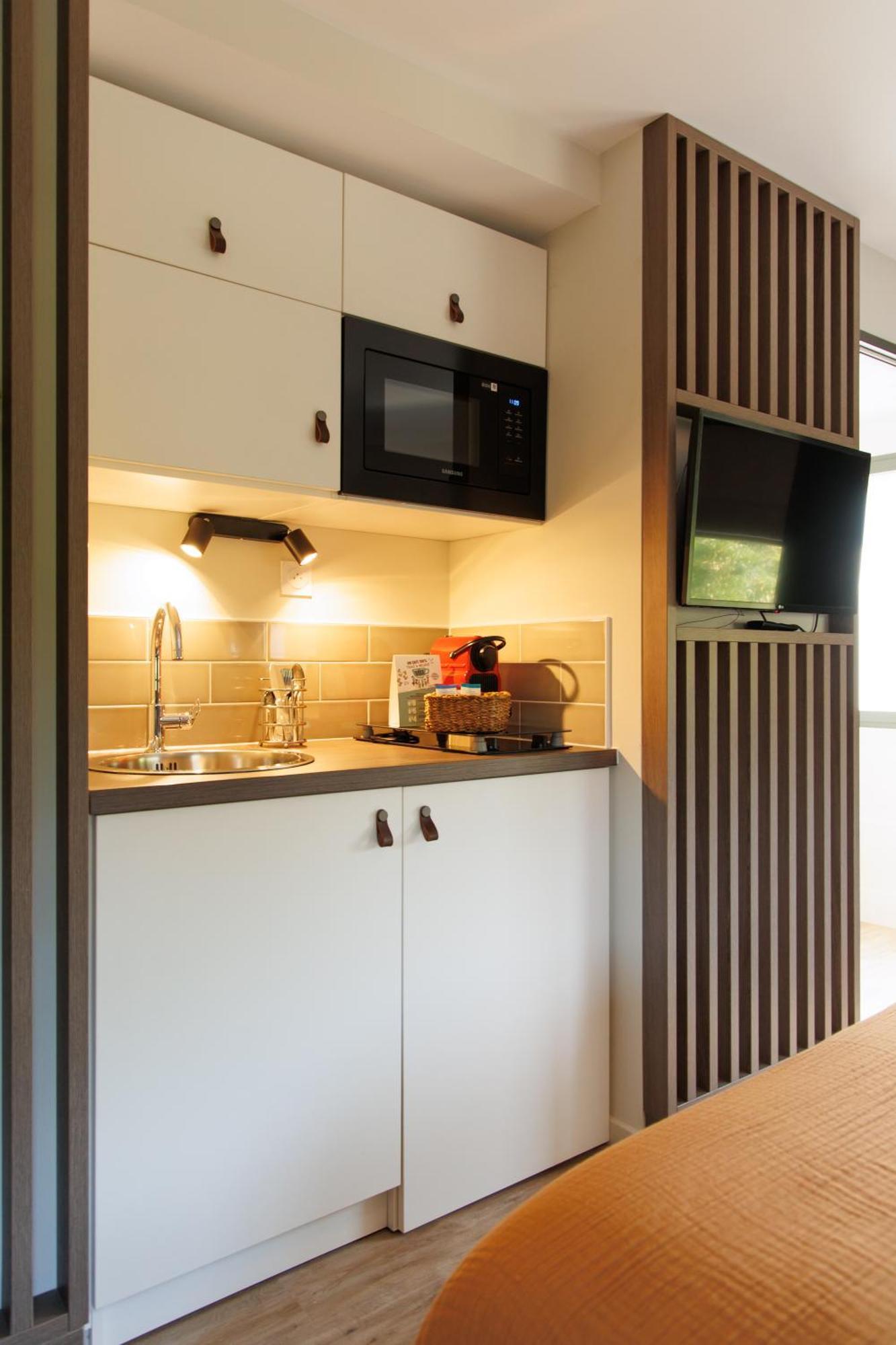 Appart'Hotel Le Corot - Acces Autonome - Saint-Junien Centre 外观 照片